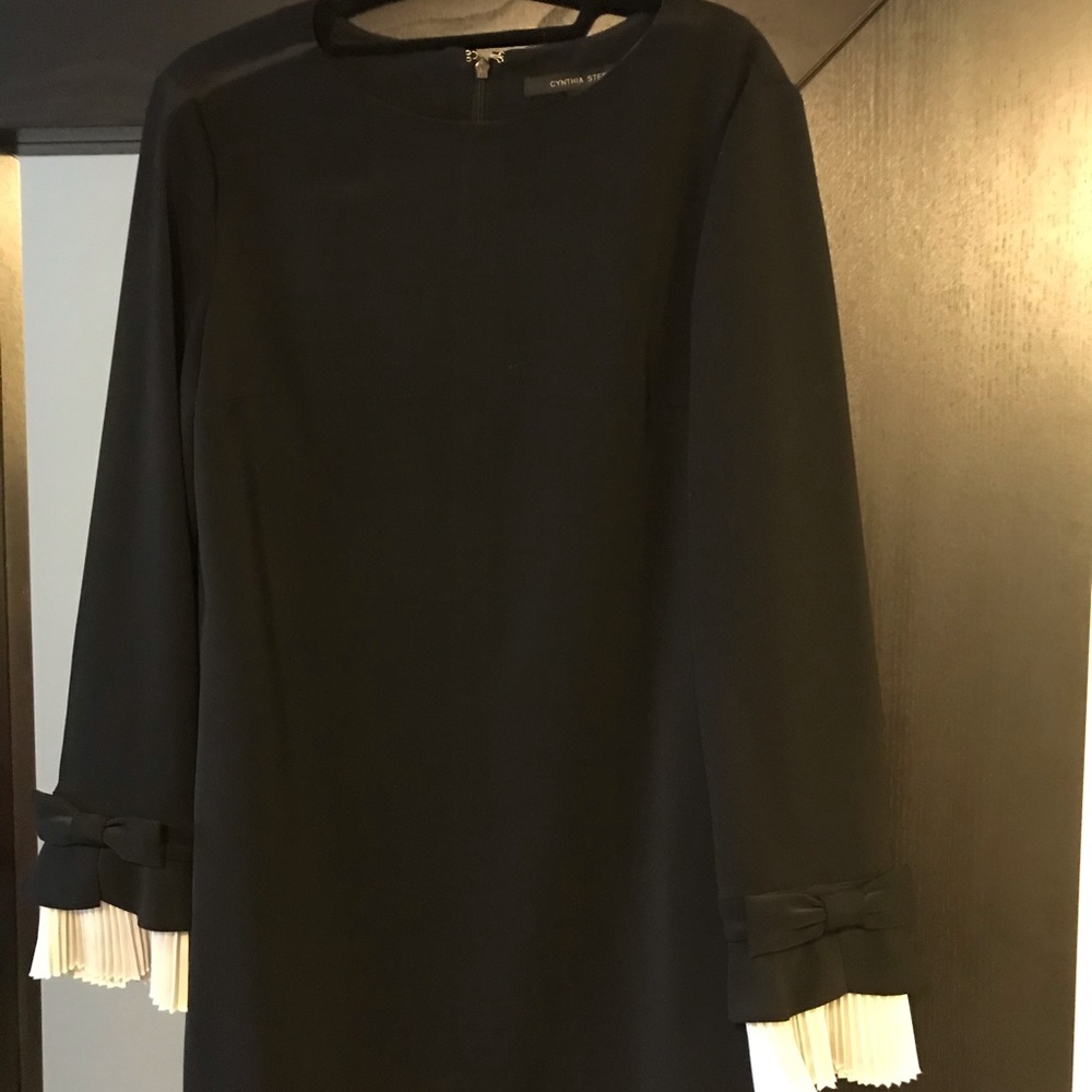 Cynthia Steffe bow ruffle shift dress